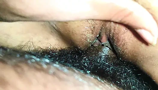 Ateşli Hintli kız arkadaşım ilk kez arkadaşımın evinde ateşli Hintli kız 18+ seksi - tam Hintçe ses