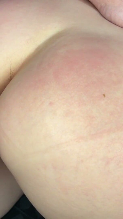 Hot milf makes him cum quickly with her bubble ass. Huge cumshot on her pussy! | Clip 1