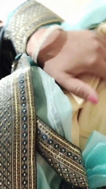 Падающий по челюсти момент из "секса индийской хинди с сия бхабхи на одну ночь"