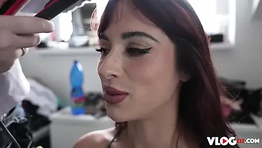 Esmer güzel Audrey Reids harika cinsel deneyim