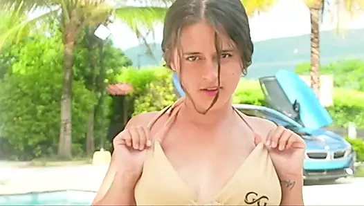 Havuzda güneşin altında mastürbasyon - ggmansion