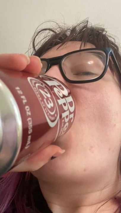 Kendimi küçük bir geğirme izin vererek yakaladım!