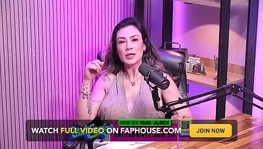 Ateşli orta yaşlı seksi kadın ve fantezileri