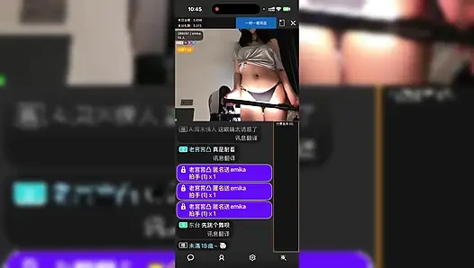 Öğretmenin canlı yayın, seksi azdırma ve hayran etkileşimi