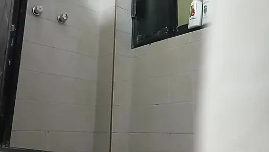 Cep telefonunu üvey annemin evinin tuvaletine bıraktım