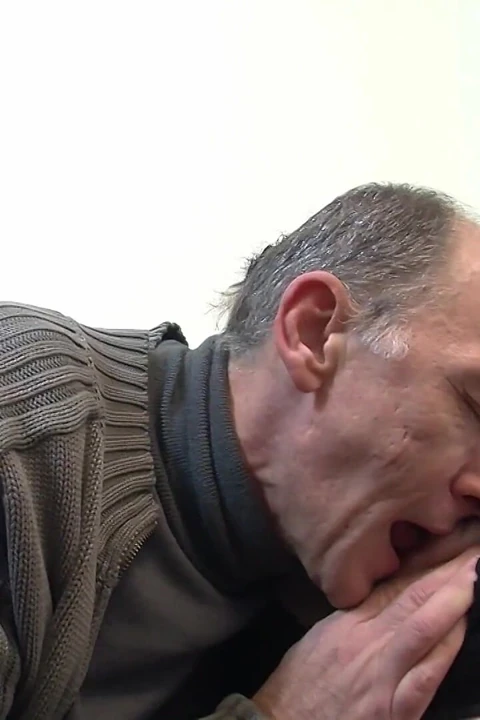 Teenie Jager vahşi açık havada sikişmek için ateşli gençleri avlıyor