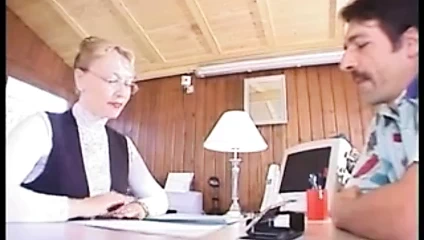 Prim ve düzgün milf bir sürtük dönüşüyor!