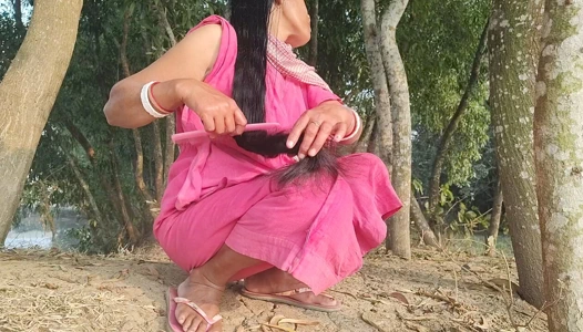 Nomita yengen dışarı çıkıp işedim.