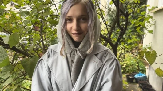 Sokakta Ukraynalı bir porno aktrisi ile tanıştı ve aynı gün onu sikti