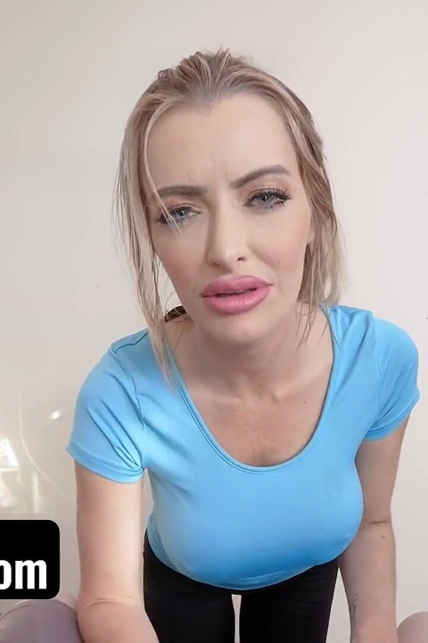 Üvey annem orta yaşlı seksi kadın linzee ryder üvey babam işteyken sikimi tamamen yutuyor - pervmom