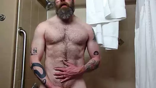 amerikan dövmeli musclebear boşalan