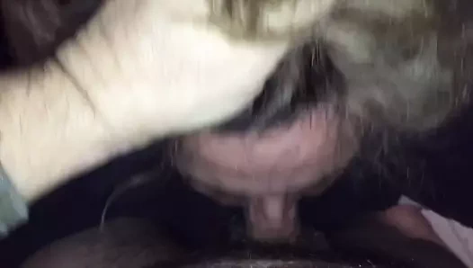 Eş elise veren bana oral seks