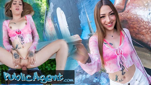 Kamu ajanı - Avrupa'da sıkı vücudu, deldi meme uçları ve dövmeleri olan kolombiyalı latin seks işçisi açık havada seks yapmayı kabul ediyor