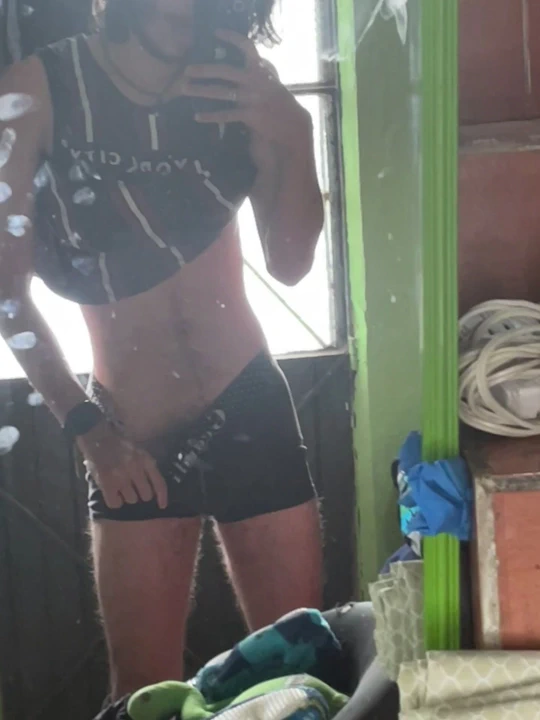 Bakış açısı: Yeni boksörlerim geliyor ama aynayı temizlemeyi unuttum.