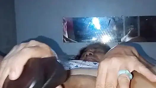 Otelim diğer karım götüne sikişiyor amını yalamak için iyi onu çok istiyor