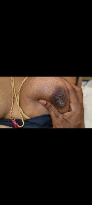 Южно-индийская тамильская горячая жена в доме