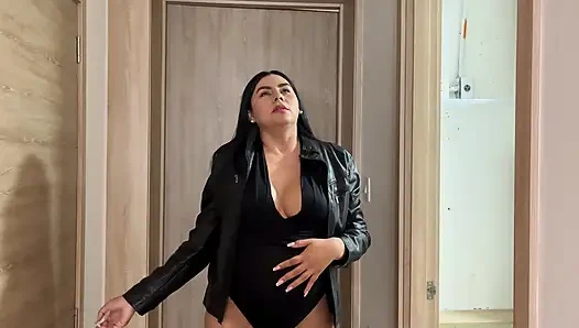 Fake doctor seduces me in the middle of pregnancy and we end up fucking