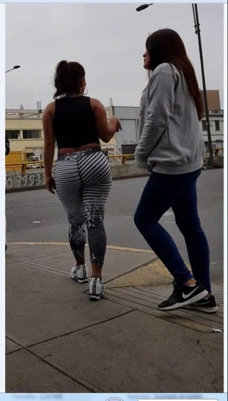 peruana culona leggins 1