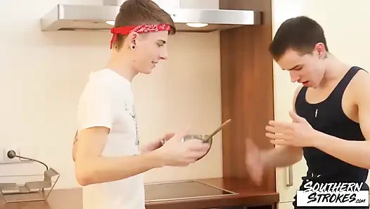 Southernstrokes prezervatifsiz pişirme