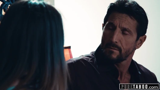 Saf tabu üvey anne üvey amca ile genç yakalandı ve katıldı