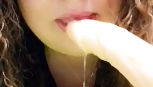 Adım anne emme ona oyuncak