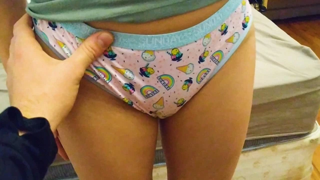 ÜÇLÜ BOŞALMA !! Üvey erkek kardeşim içime ve amcığımın üstüne boşalıyor