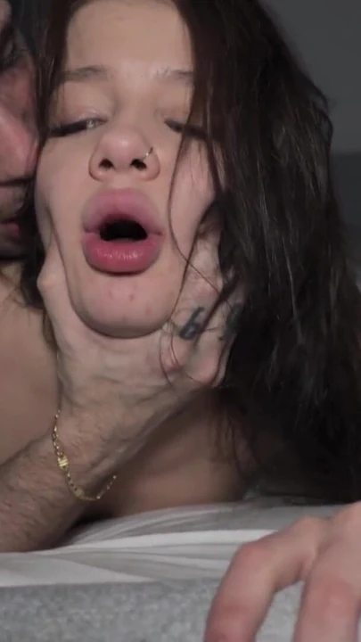 Эпический момент из "МОЛОДОЙ И РАЗРУШЕНной - ей только что исполнилось 18 лет - Sophie Weber"