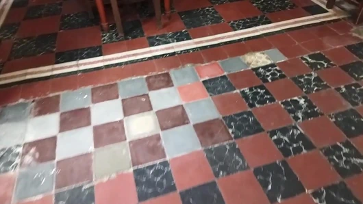 Ailem gelene kadar teyzemle ilgileniyorum