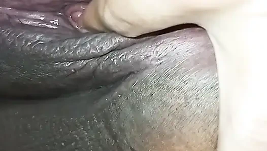 Şişman kadın erkek arkadaşı tarafından maskeli sikiliyor