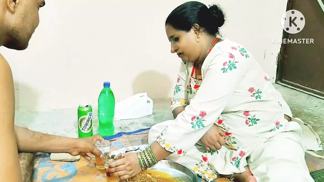 Эксклюзив - мачеха получает пиво и трахается в анал, сосет хуй ее пасынка