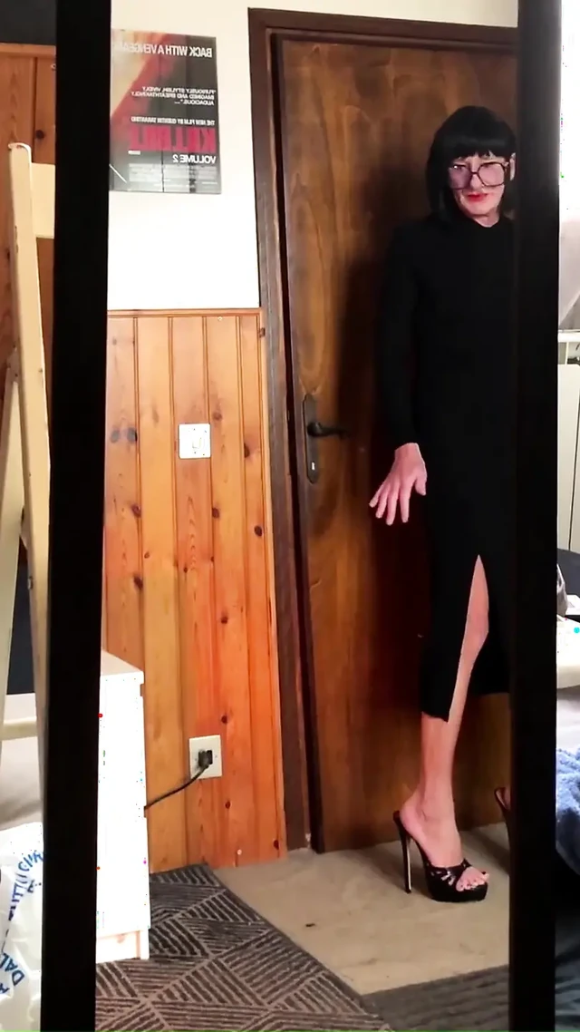 Çok yüksek topuklu ayakkabılarda yürüme testleri