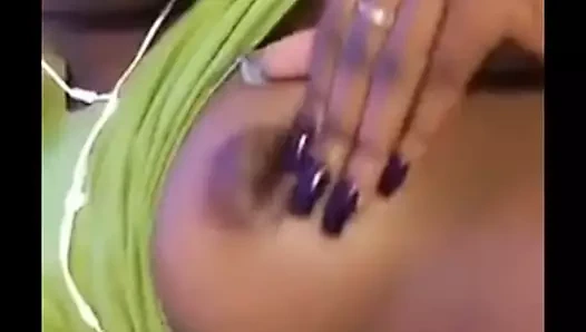 Bajan güzel memeler ve kedi