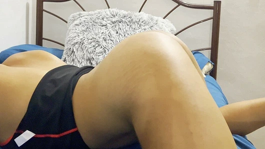 Bana bakması için tuttuğum hemşireyi beceriyorum