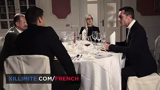 Çapkın bir akşam yemeği iki yarakla birden bitiyor