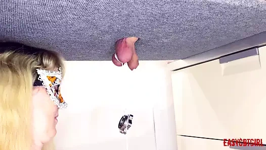 Sahibe ağır nesneleri sağım masasındaki toplara bağlar