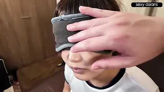 Cosplayer oyuncu yaramazlık yaparken yakalandı, azdırma kaotik bir özel karşılaşmaya dönüşüyor