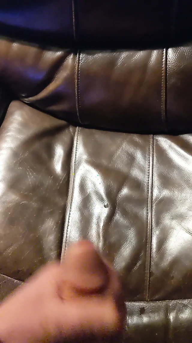 Bir dakikadan fazla aralıksız boşalıyor