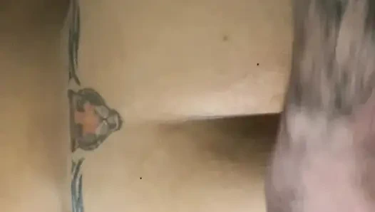 İri güzel evli kadın götünü sallıyor