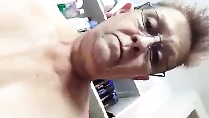 değil benim için büyükanne mastürbasyon