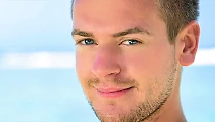 La cousine de iLoveLorient56 en position Zakia Halal