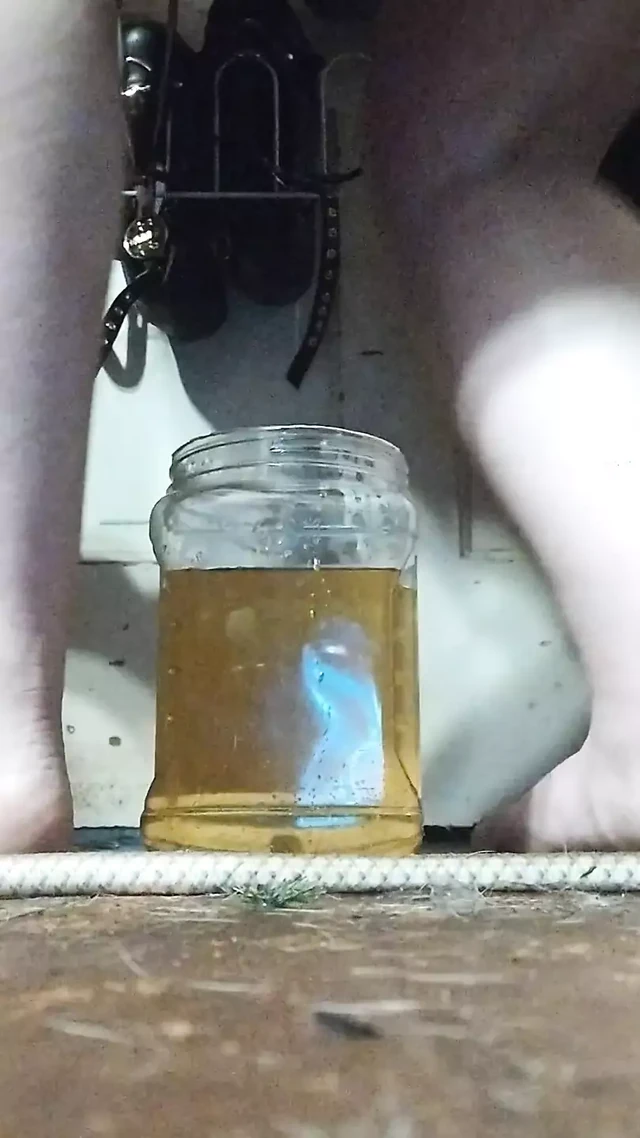 3 писсе в бидон