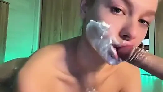Çok fazla krem ile seksi oral seks