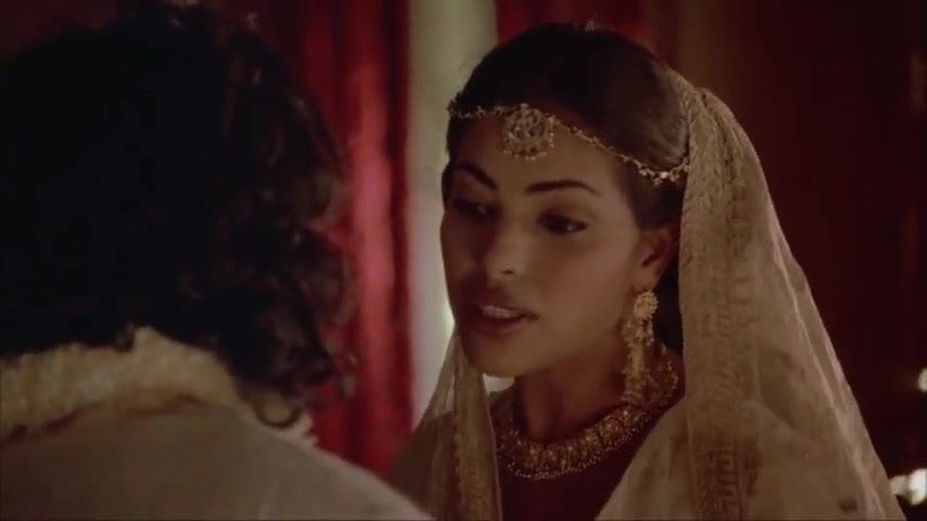 Bir kamasutra filminde indira varma ve sarita choudhury