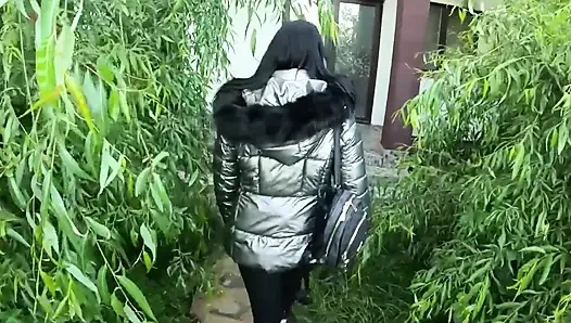 Bahçıvan gırtlağına kadar alıyor, sert yüz sikişi ve parlak gömleğime çifte boşalma