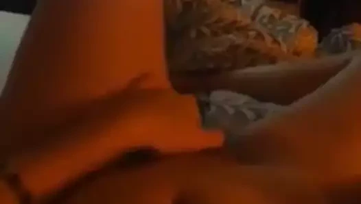 Kız arkadaşım bana tek başına video gönderiyor