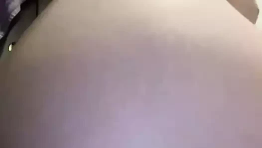 Sıkı kedi sürmek emme yapay penis