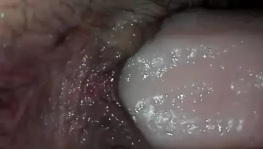 Elle s'enfonce les Gode comme une cochonne party 1