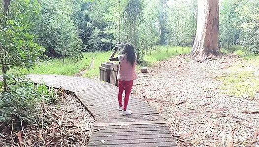 Eden'in bahçesinde seks yapıyoruz ve neredeyse yakalanıyoruz