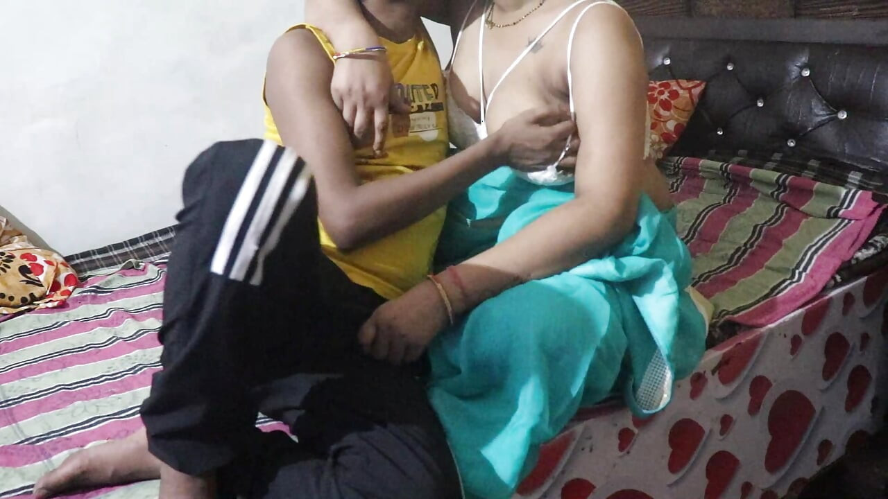 Dost Ki üvey anne jaldi jaldi chodo pani pani aanye wali hai nashilirani chudi apne bete ke frend se net Hintçe ses