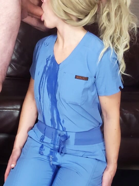 Özensiz hemşire sakso çekiyor